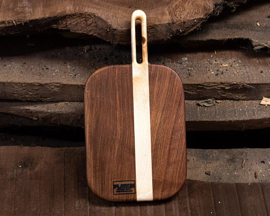 Planches à découper artisanales en noyer, chêne et érable de la marque Planch'h